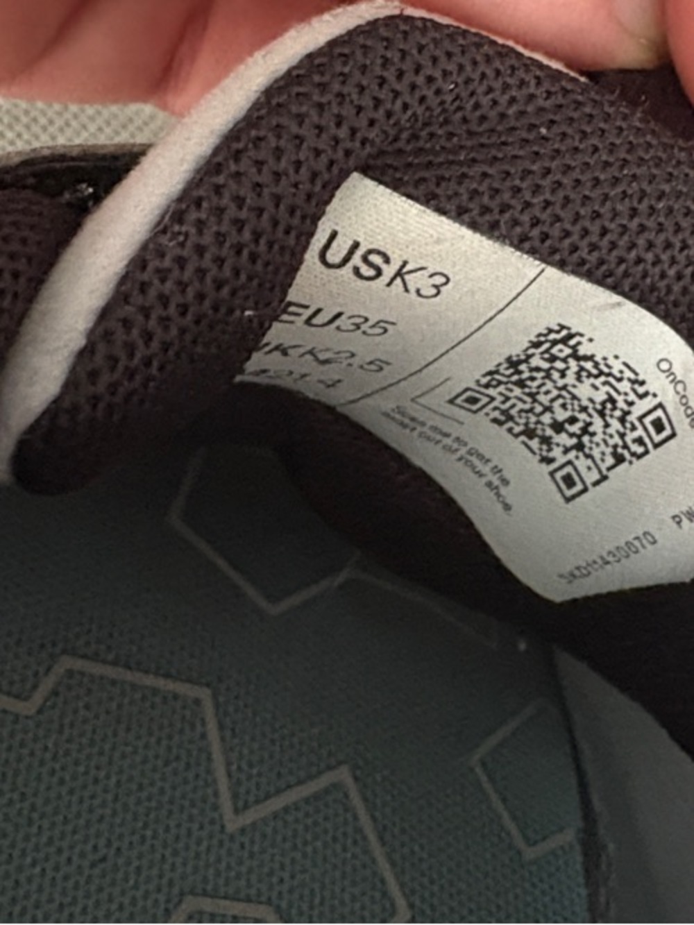 On Cloud - Running - Kids White and Black Cloudplay Sneakers - Picture 5 of 5